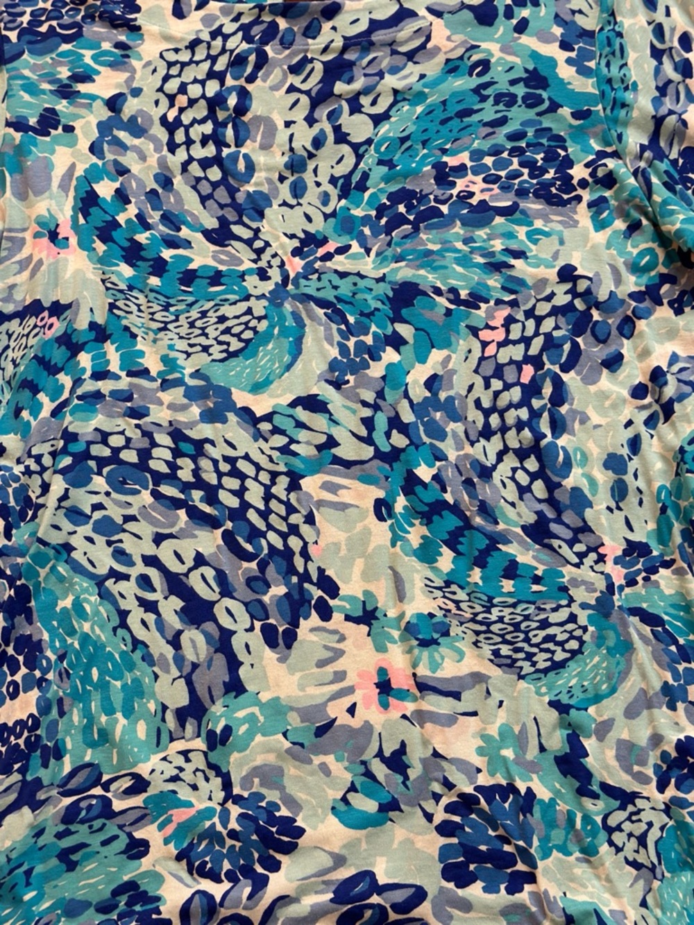 Lilly Pulitzer Medium, Fontaine Bell Sleeve "Wave After Wave" PTP 18.5" like new - Picture 7 of 8